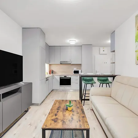 Modern Airport - Bts & Avion Mall Apartamento