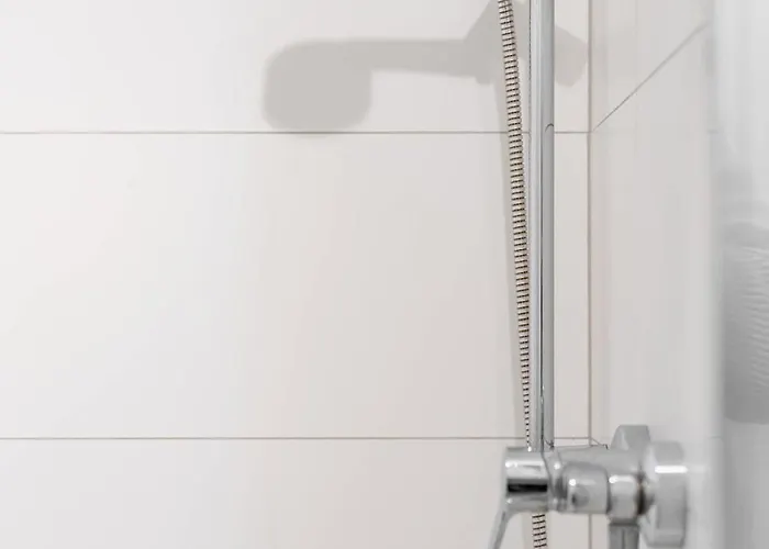 Modern Airport - Bts & Avion Mall *