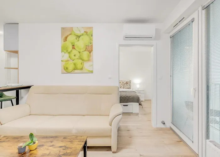 Modern Airport - Bts & Avion Mall Apartment *