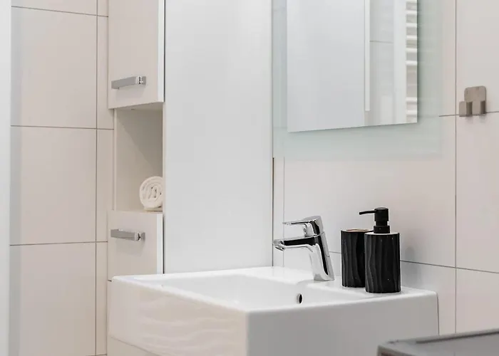 Modern Airport - Bts & Avion Mall Apartment