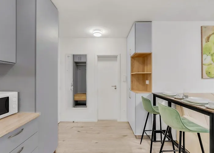 Modern Airport - Bts & Avion Mall *